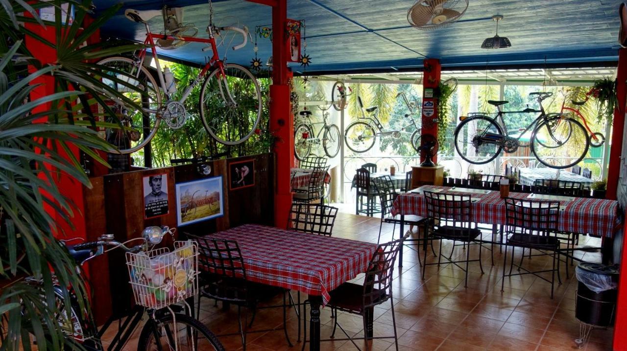 Swiss Ticino Guesthouse & Restaurant Mae Wang Eksteriør bilde